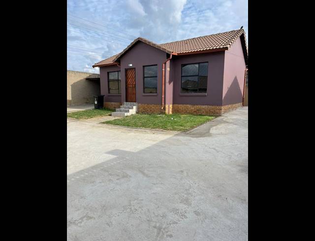 3 BEDROOM HOUSE FOR SALE IN BLOUBOSRAND